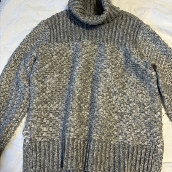 Banana Republic Sweater (Italian Yarn) - Picture 3 of 4